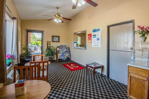 Econo Lodge Junction City I-70 Near Fort Riley Main image