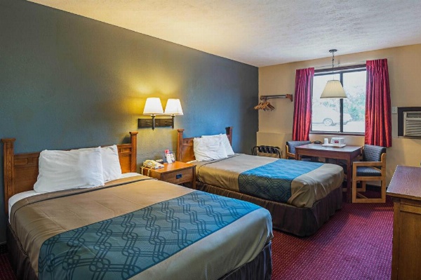 Econo Lodge Junction City I-70 Near Fort Riley image 26